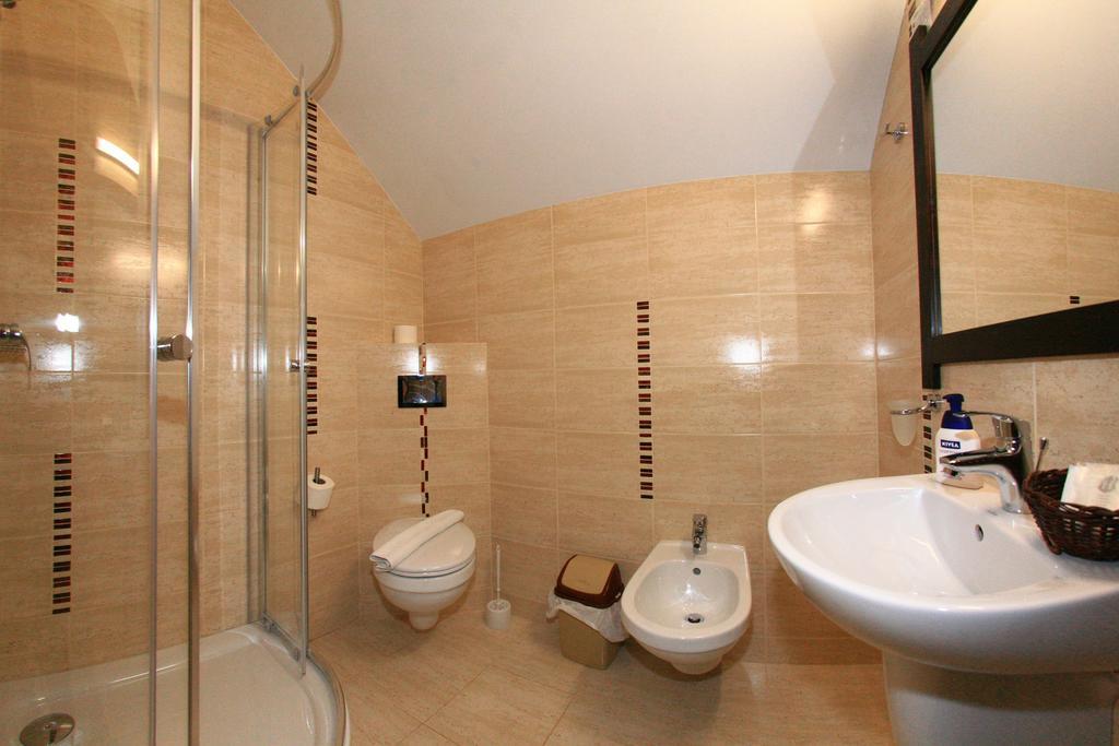 Pensiunea Casa Elvira Vama  Phòng bức ảnh